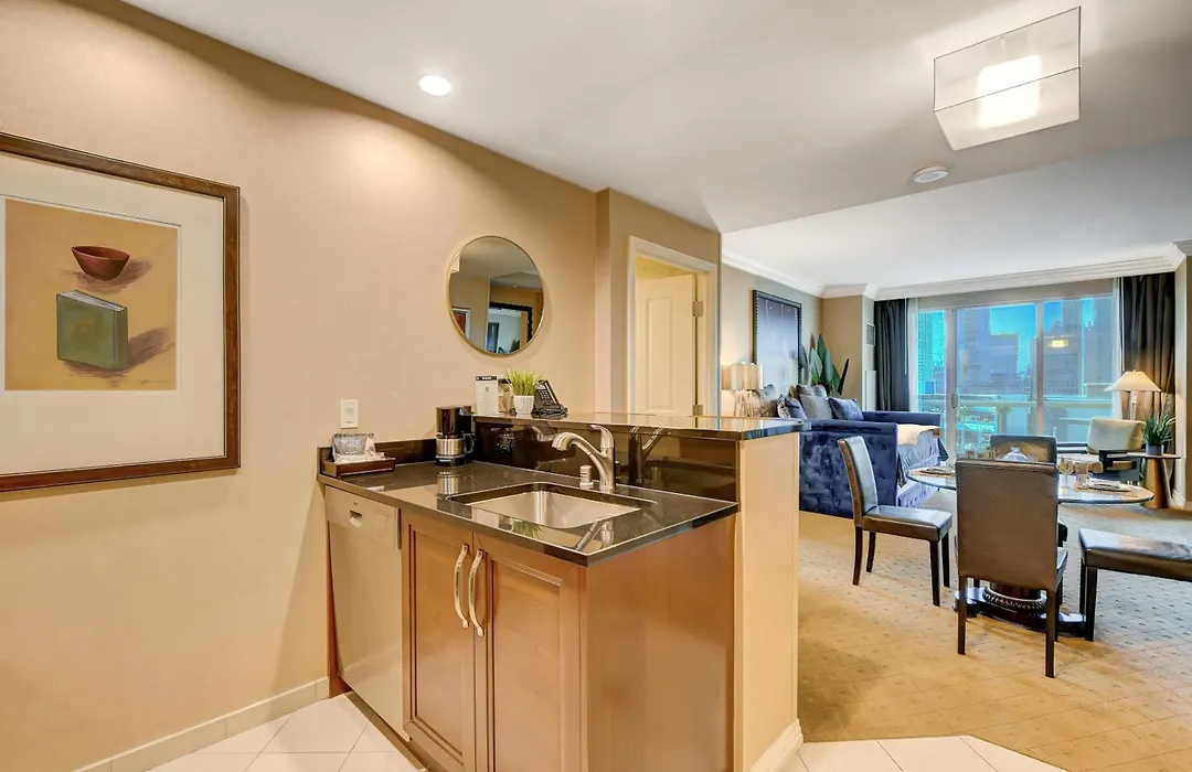 Stripviewsuites At Signature-1